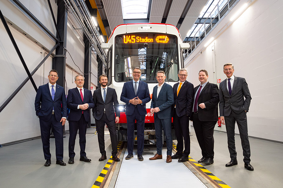 The first new high-floor light rail vehicle for Dortmund was enthusiastically presented on 15.12.2022